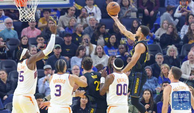NBA常规赛丨勇士胜太阳