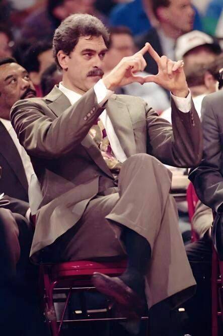 球星卡（NBA）：92/93赛季NBA总冠军芝加哥公牛队夺冠阵容